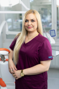 Hosszú Viktória fogorvosi asszisztens és dentalhigénikus